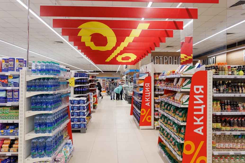 В одном из районов Минска открыли супермаркет с 18 кассами и мексиканскими врапами. Что по ценам?