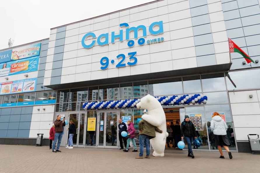 В одном из районов Минска открыли супермаркет с 18 кассами и мексиканскими врапами. Что по ценам?