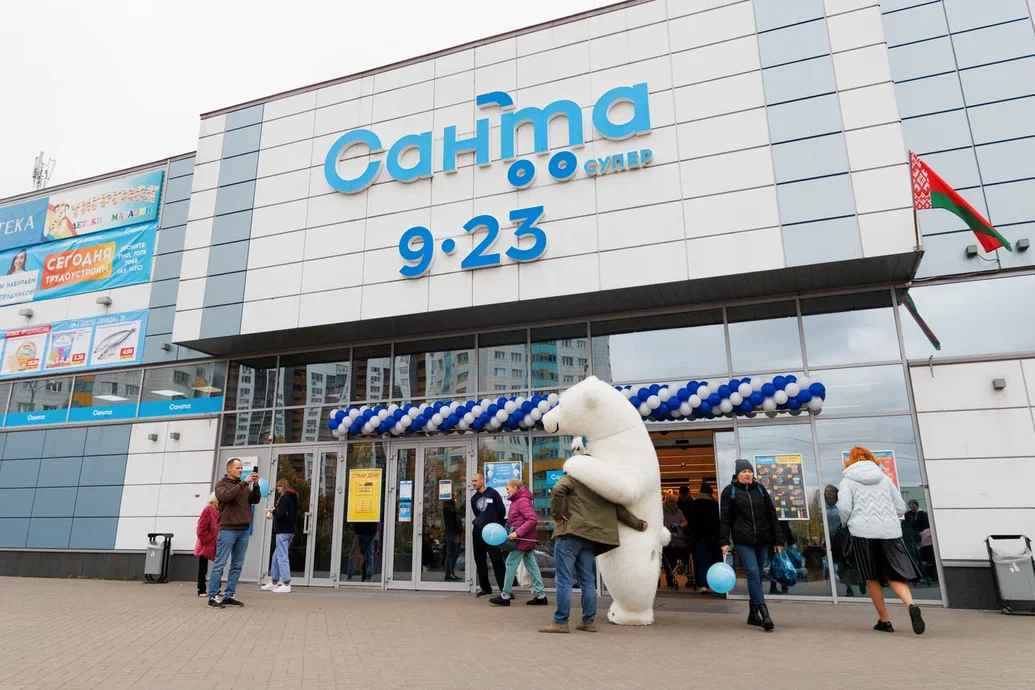 В одном из районов Минска открыли супермаркет с 18 кассами и мексиканскими врапами. Что по ценам?