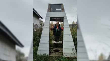 «Бизнес не пошел» — Житель Минска совместил туалет с качелями и покорил Tiktok