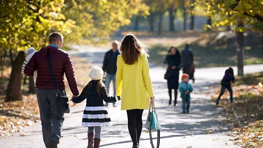 Белорусам в ноябре пообещали 4 выходных подряд. В Минтруда рассказали, сколько и на какие даты будут переносы