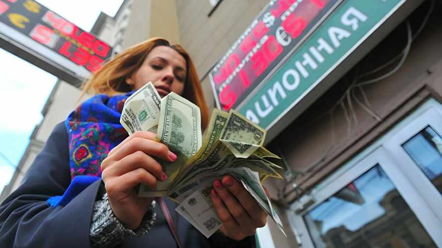 Подделки какой валюты находят в Беларуси чаще всего? Нацбанк назвал 4 банкноты, с которыми нужно быть настороже