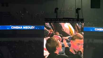 «Какая крутая традиция!» — Целующиеся парочки на концерте в Минске собрали 850 тысяч просмотров в TikTok