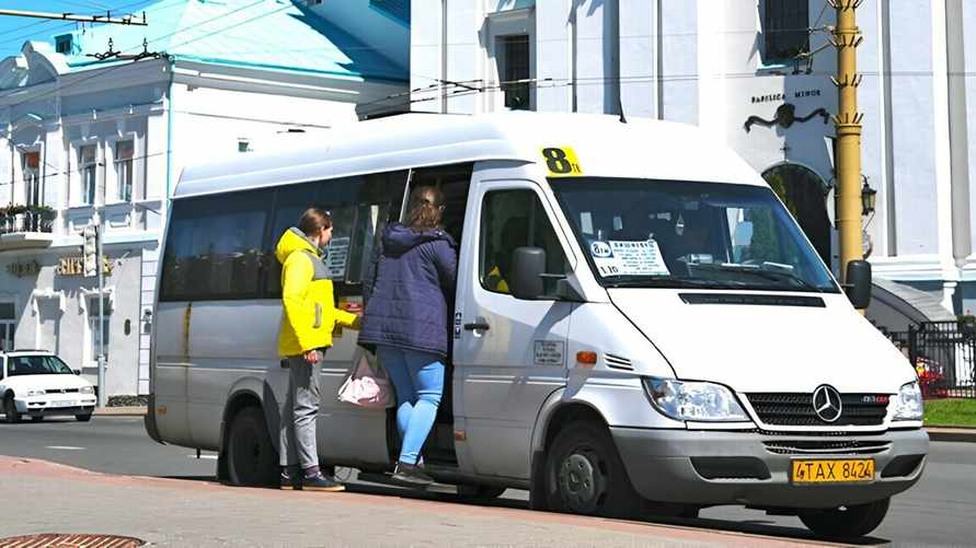 Смогут ли белорусы расплачиваться наличными в маршрутках после установки терминалов? В МАП объяснили