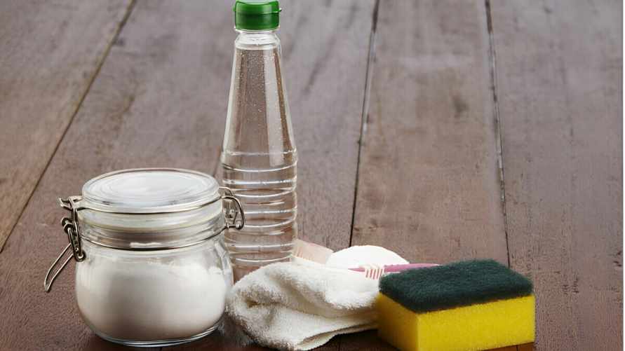 7 небанальных лайфхаков по уходу за домом, где без уксуса никак не обойтись
