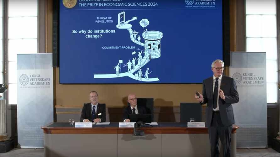 Скриншот видеотрансляции Нобелевского комитета