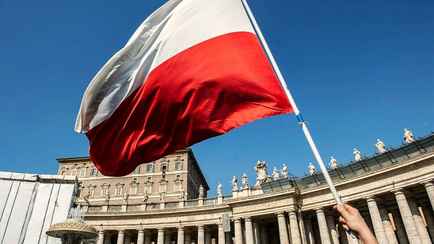 Сколько испытывают подавленность, а сколько — облегчение? В Польше провели опрос отношения к властям