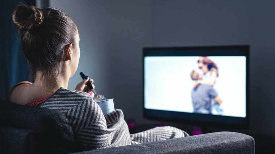 "Белтелеком" запустил 3 канала с "эксклюзивными" сериалами. На каких кнопках пообещали кино о вампирах и содержанках?