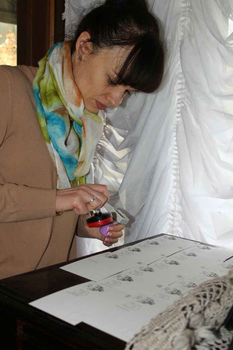 Минус месячная зарплата в год на «макулатуру»? Узнали, как и чем живут посткроссеры в Беларуси