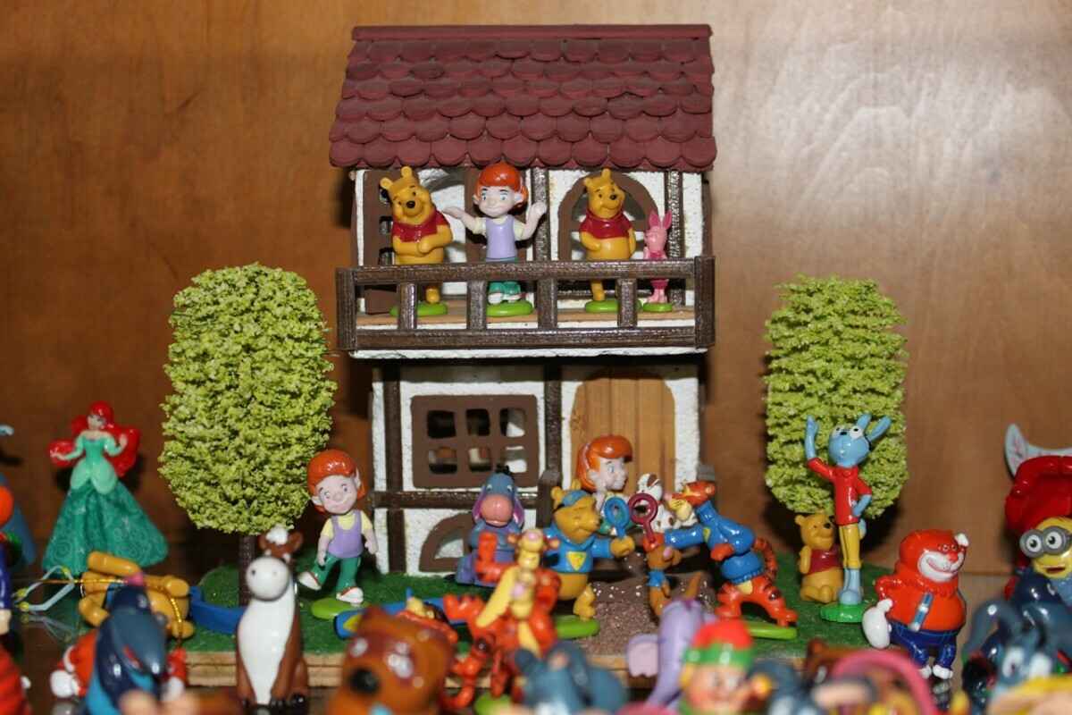 Минус месячная зарплата в год на «макулатуру»? Узнали, как и чем живут посткроссеры в Беларуси