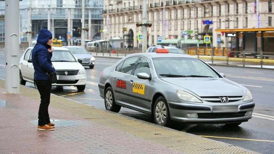В Минтрансе "смело" заявили, что в Беларуси почти не осталось нелегальных таксистов