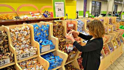 Белорусам предложили скидки до 58% на конфеты и батончики весь ноябрь. Где купить по «горячим ценам»?