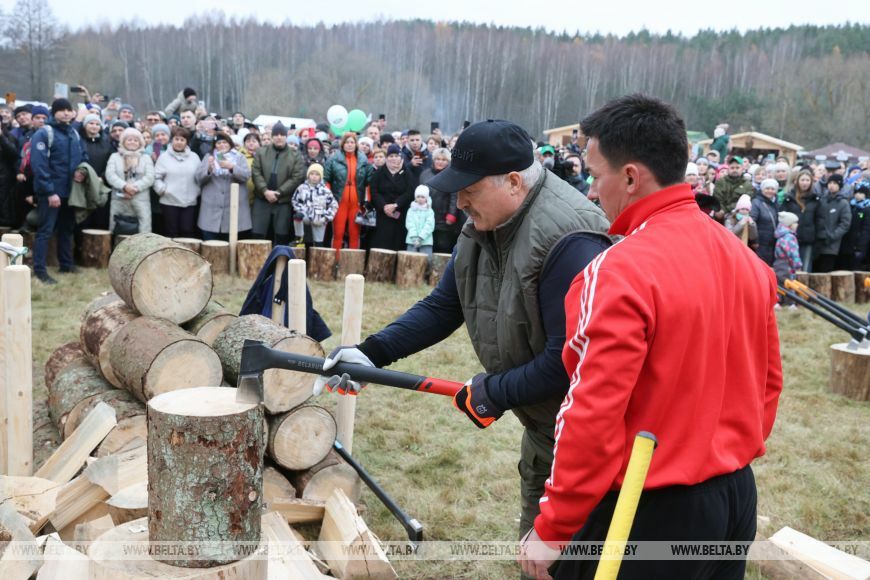 В минские магазины привезли топоры Belarus «нового поколения». Сколько стоят?