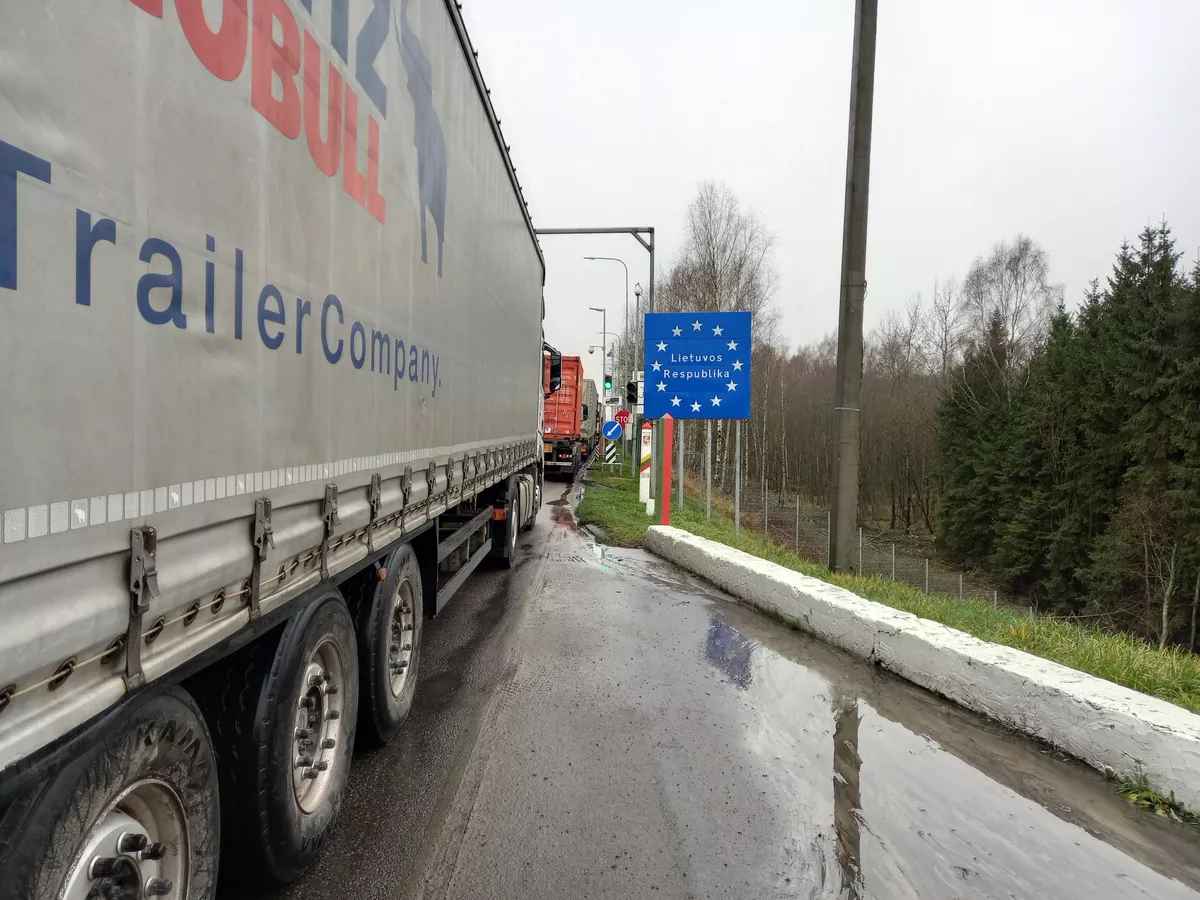 Литва перестала пропускать грузовики сразу через 2 пункта пропуска — ГТК
