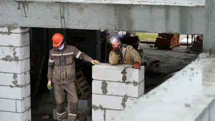 В Беларуси за январь-октябрь построили для нуждающихся на 136,1 тыс. квадратов меньше. Что будет дальше?