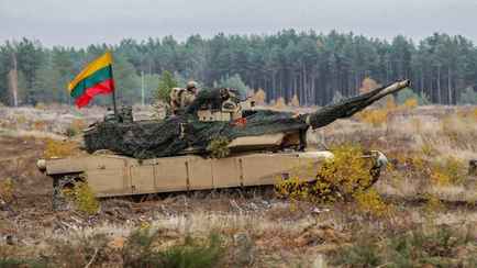 Литва разместила более 400 военных вблизи границы с Беларусью