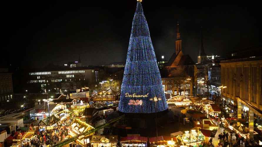 Вот так выглядит ёлка в Дортмунде в нынешнем году