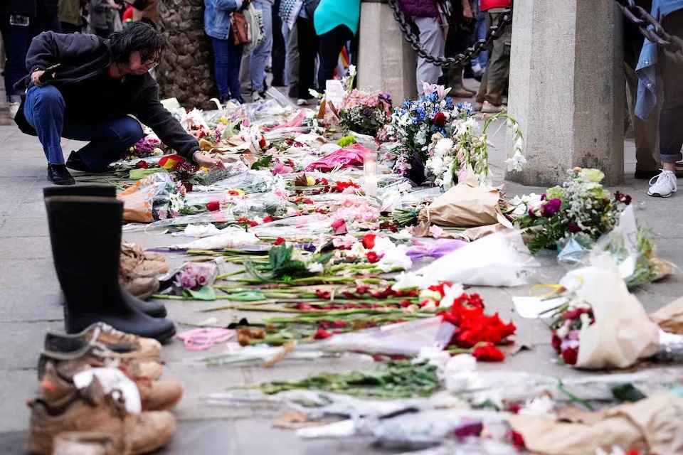 Десятки тысяч испанцев вышли на улицы Валенсии и потребовали отставки правительства из-за наводнений