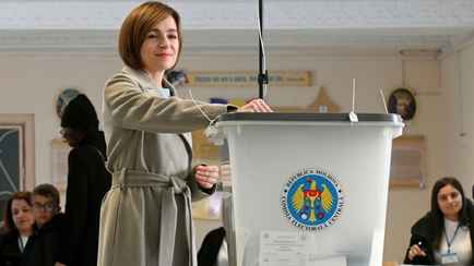 Санду «проиграла» выборы в Молдове. Почему все-таки осталась президентом?