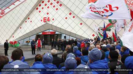 «Не будет тех, кто работает» — Лукашенко пригрозил чиновникам отставками за неудачи в спорте. Что пообещал спортсменам?