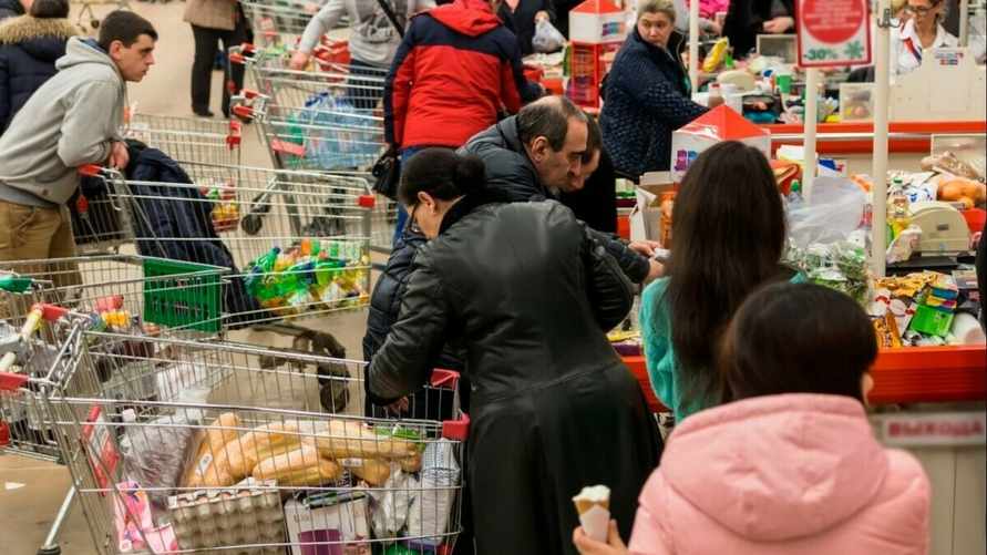 Скидки до 55%. Магазины Беларуси объявили "глобальную распродажу" на 1500 товаров. Когда?