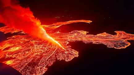 «Ад всплыл на поверхность» — В Исландии десятый раз за 3 года начал извергаться вулкан