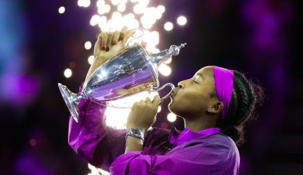 Чемпионка WTA 2024 получила рекордный приз в 4,8 млн долларов. Сколько денег досталось Соболенко?