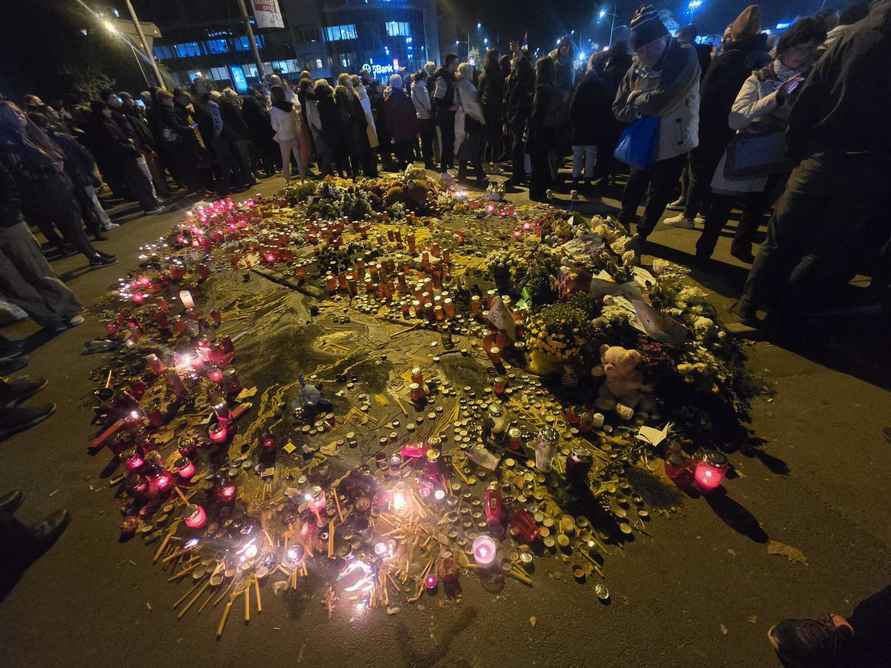 Тысячи сербов вышли на улицу, требуя отставки премьера. Чем недовольны?