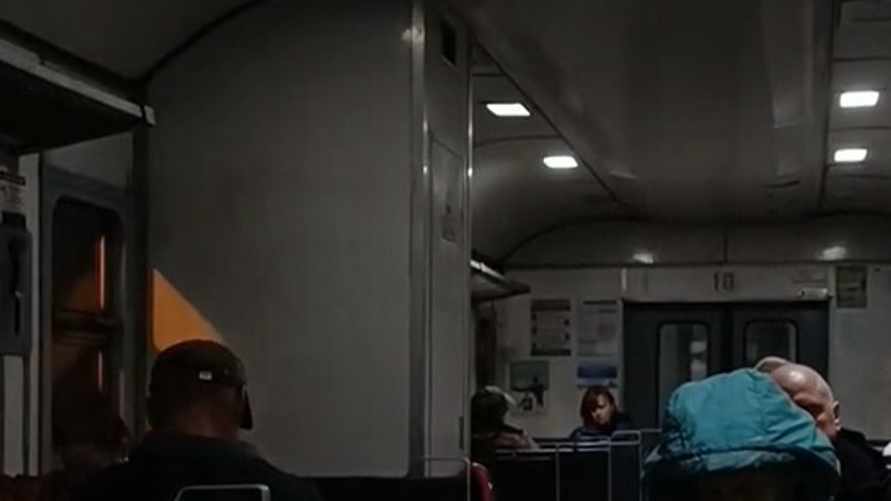 "Реально жутко" - В TikTok показали атмосферу "корейского хоррора" в белорусской электричке