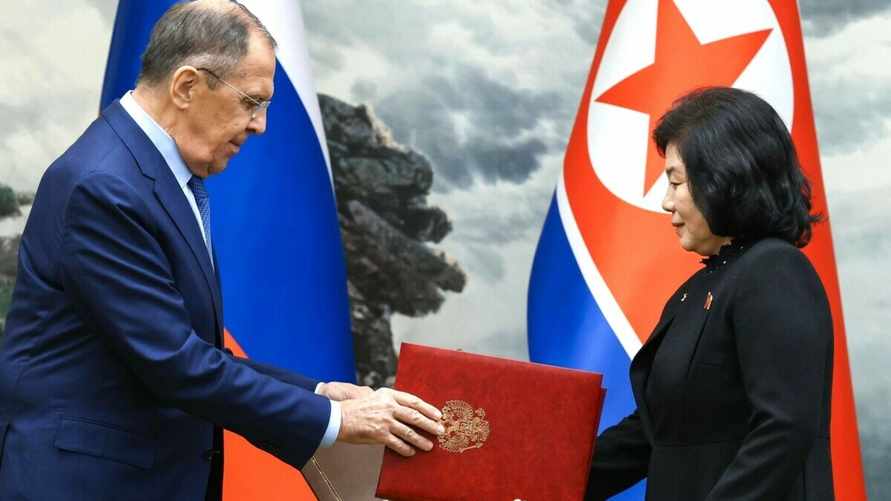 Сергей Лавров и Цой Сон Хи