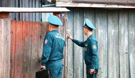 МЧС собралось 24 дня ходить по домам белорусов, вокзалам и общежитиям. Зачем?