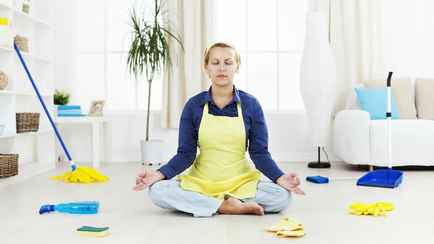 Как не потратить все выходные на уборку дома и отдохнуть? Психолог и дизайнер дали 4 совета для баланса