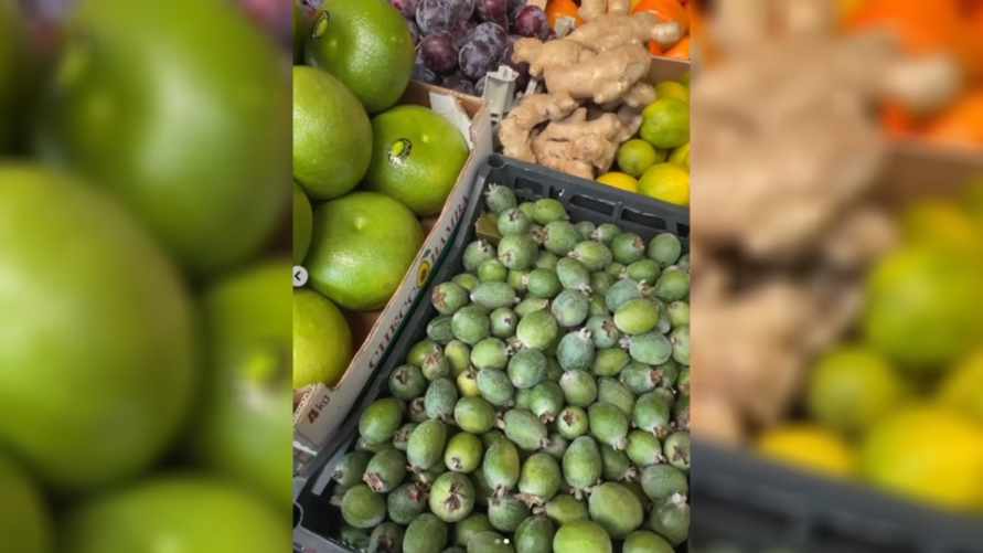 В Таборах стали продавать ягоды со вкусом "ананаса, мяты и клубники вместе взятых". Сколько стоят и как выбрать спелые?