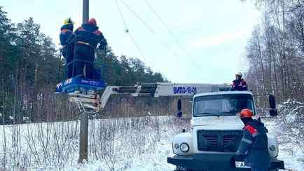 Десятки посёлков и деревень на Могилёвщине остались без электричества и тепла из-за снегопадов