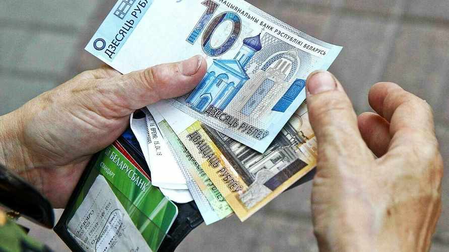 Кому для пенсии хватит всего 5 лет стажа? В Минтруда Беларуси объяснили