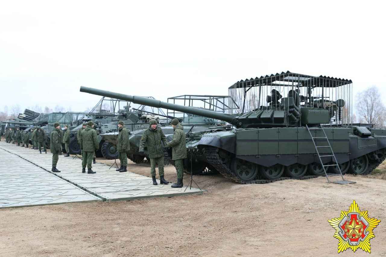 Хренин созвал оперативный сбор командного состава Вооруженных сил Беларуси. С какой целью?