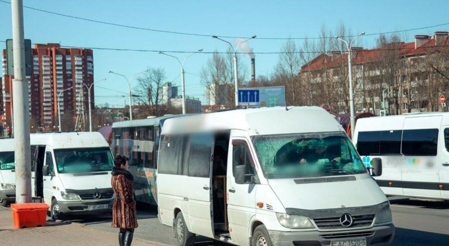 Вероятно, вы догадались, что камин не настоящий, а