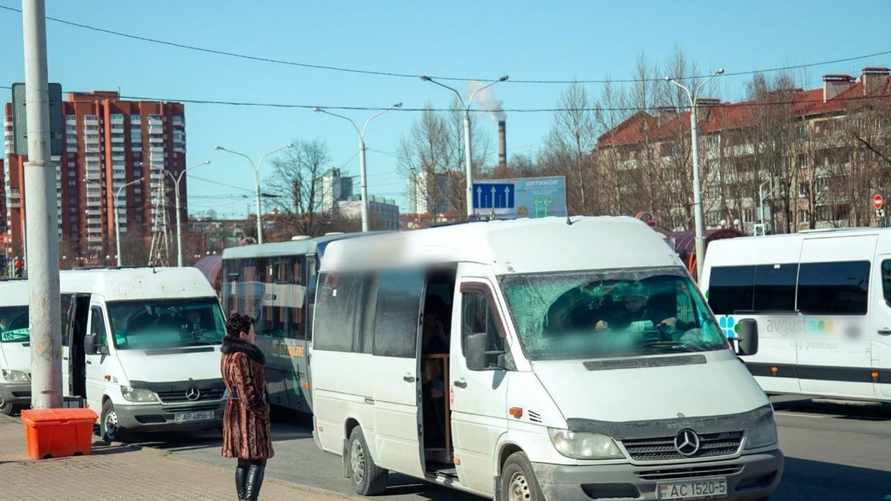 "Хватает до Минска" — В одной из белорусских маршруток заметили "камин". Это как?