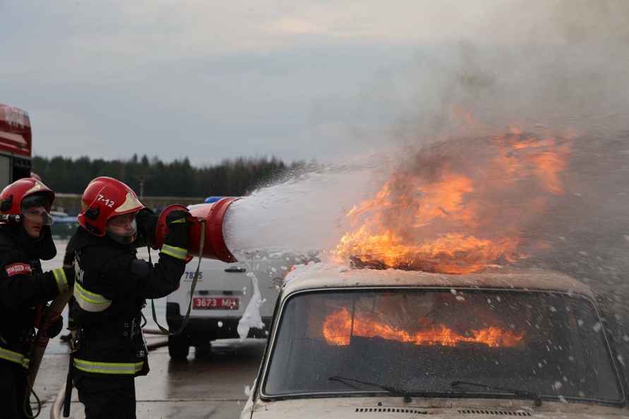 В МВД показали учения милиции перед президентскими выборами в Беларуси