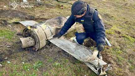В украинских городах начались веерные отключения света и воды после массированного удара по объектам энергетики