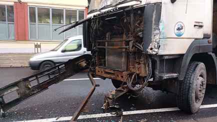 В Минске МАЗ «проехался» по трамваю