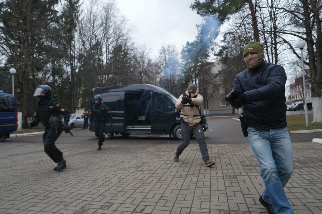 Кубраков потребовал «принять меры в отношении каждого экстремиста» перед выборами президента Беларуси