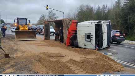 В Минске МАЗ опрокинулся из-за косули