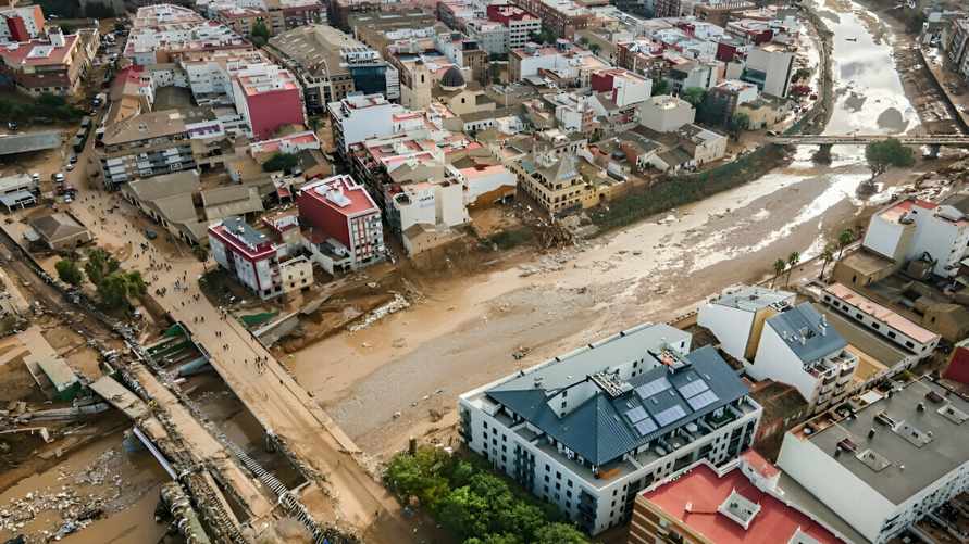 "Что, чёрт возьми, происходит?" — В испанской Малаге из-за "смертоносного наводнения" эвакуировали более 4000 человек