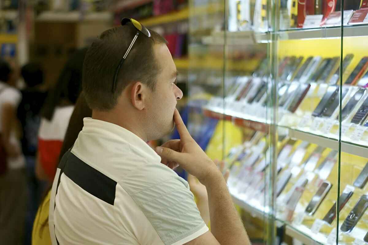 Мобильный оператор предложил белорусам смартфон или ноутбук за 10 копеек. Но есть нюанс