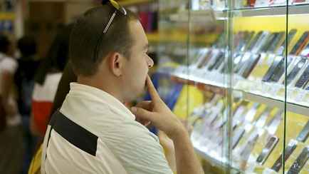 Мобильный оператор предложил белорусам смартфон или ноутбук за 10 копеек. Но есть нюанс