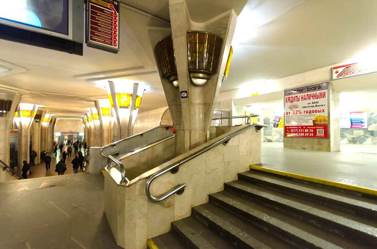 "Потерялась 1 раз, потом выйти не могла" — Белорусы назвали самые запутанные станции метро в Минске