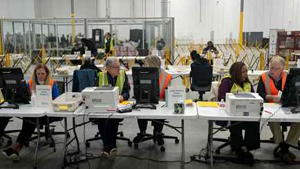 «Истерика» — Россия отвергла обвинения в о «минировании» избирательных участков в США