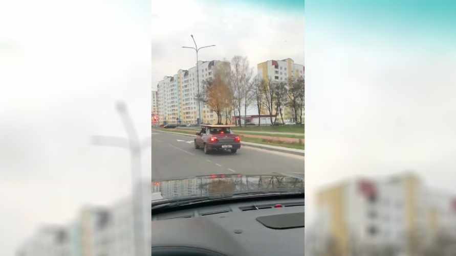 "Возьму на заметку" - В Мозыре показали "профессиональную" перевозку груза на легковушке