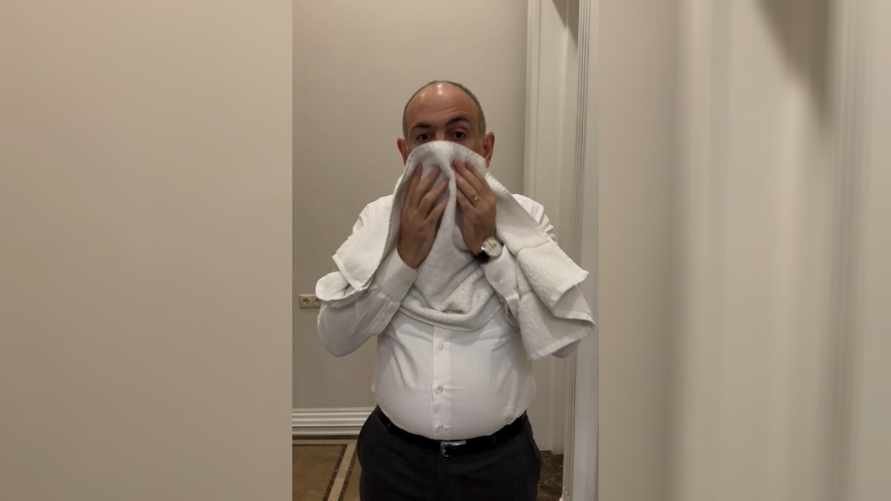 Пашинян сбрил бороду и показал результат